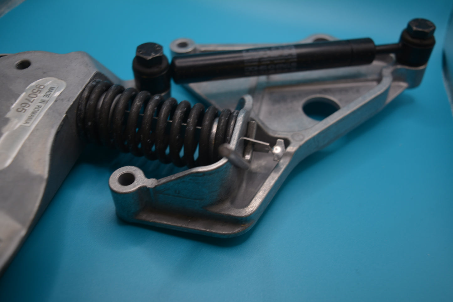 Belt tensioner assembly cooper s