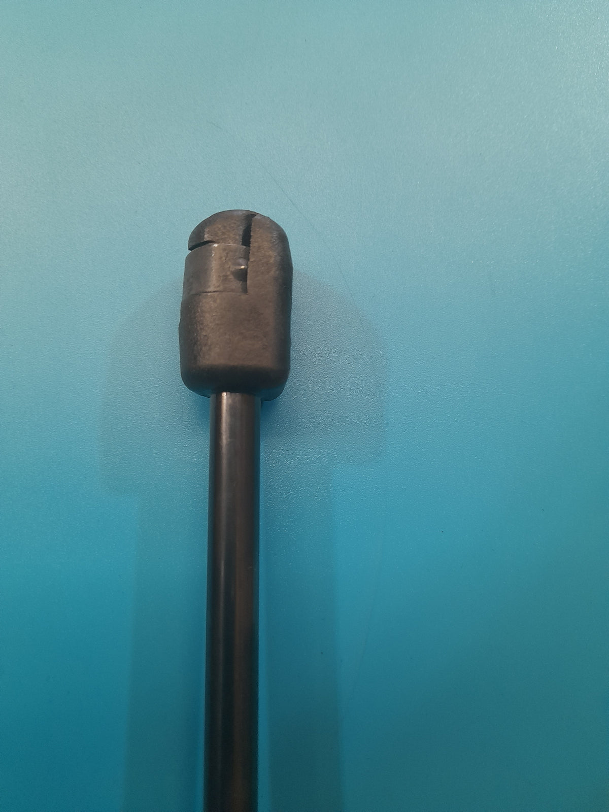 MINI_Cooper_S_bonnet_struts Side view R50,R53,R52