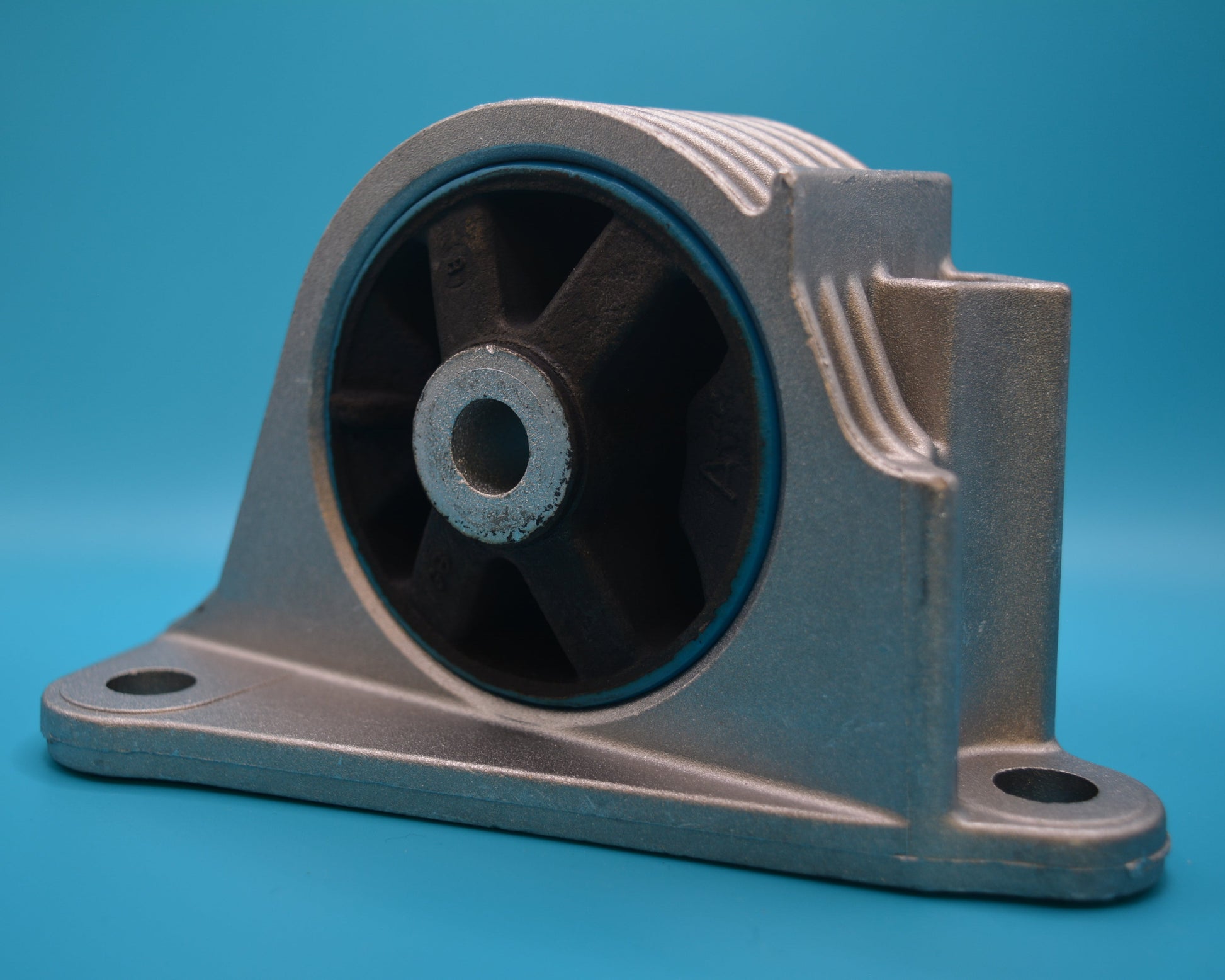 2002_-early_2004_upper_strut_tower_engine_mount Mini cooper R50,R52,R53