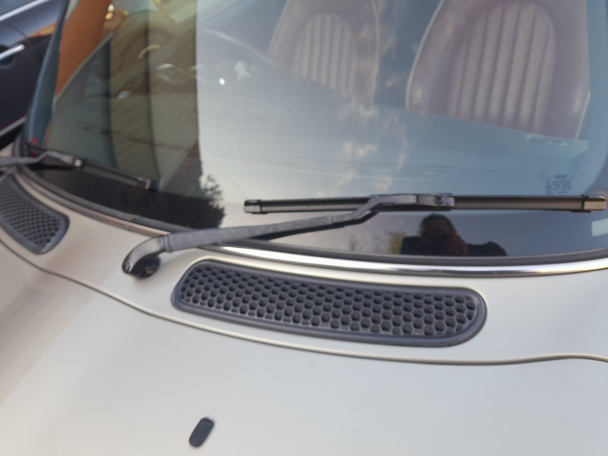 Gen_1_Mini_cooper_flex_blade_wiper_set_on_car_preview R50, R52,R53