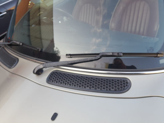 Gen_1_Mini_cooper_flex_blade_wiper_set_on_car_preview R50, R52,R53